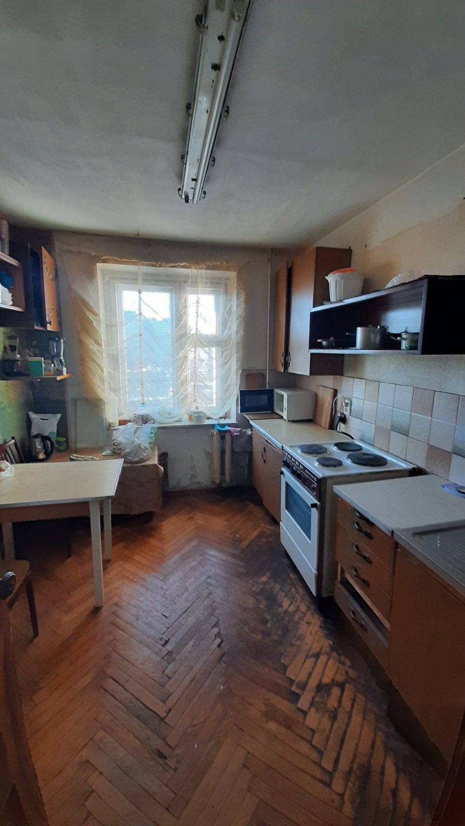 1-2людям комната сбалконом подключ-5хв піш м.Дарниця безхозяев Набирай