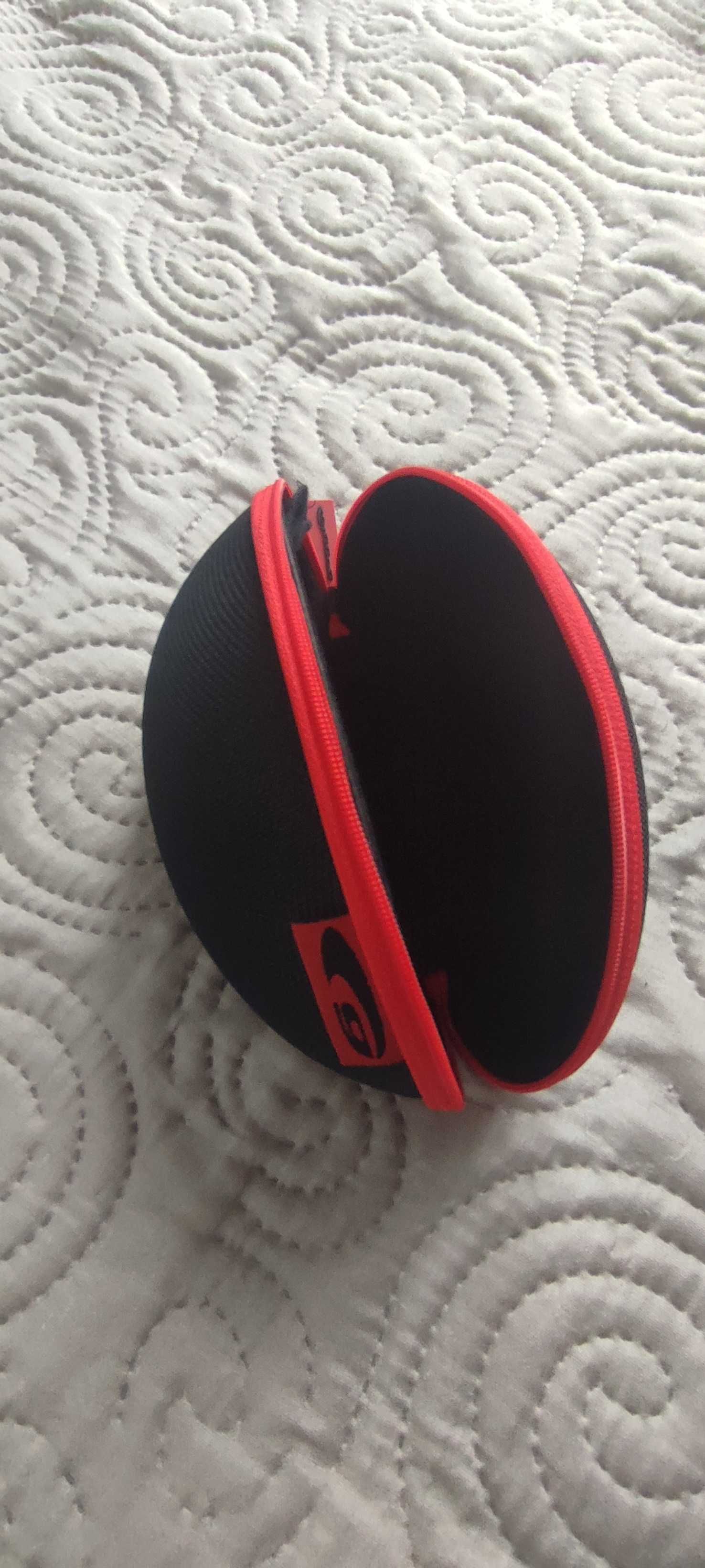 twarde etui na okulary