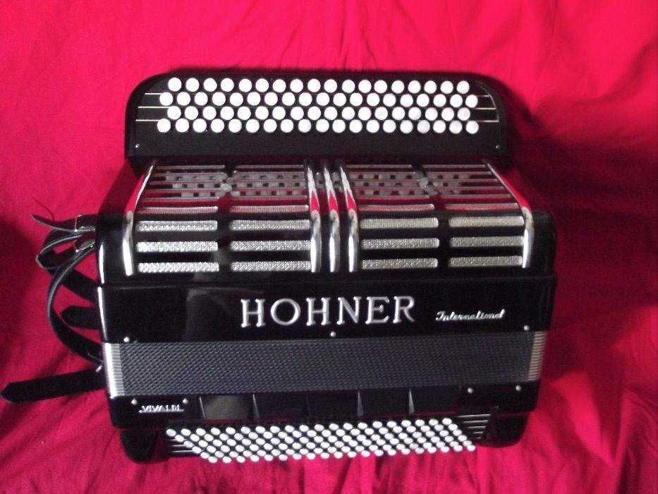 Acordeão Hohner International Vivaldi