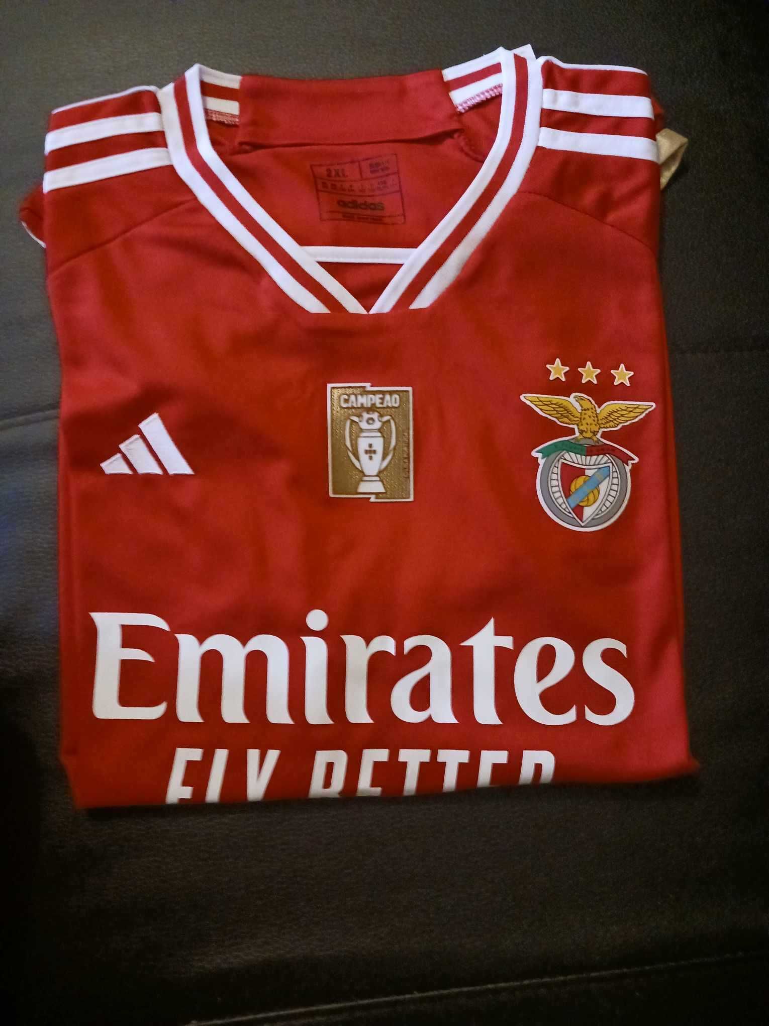 T-shirt SLB 23/24 com patch de campeão