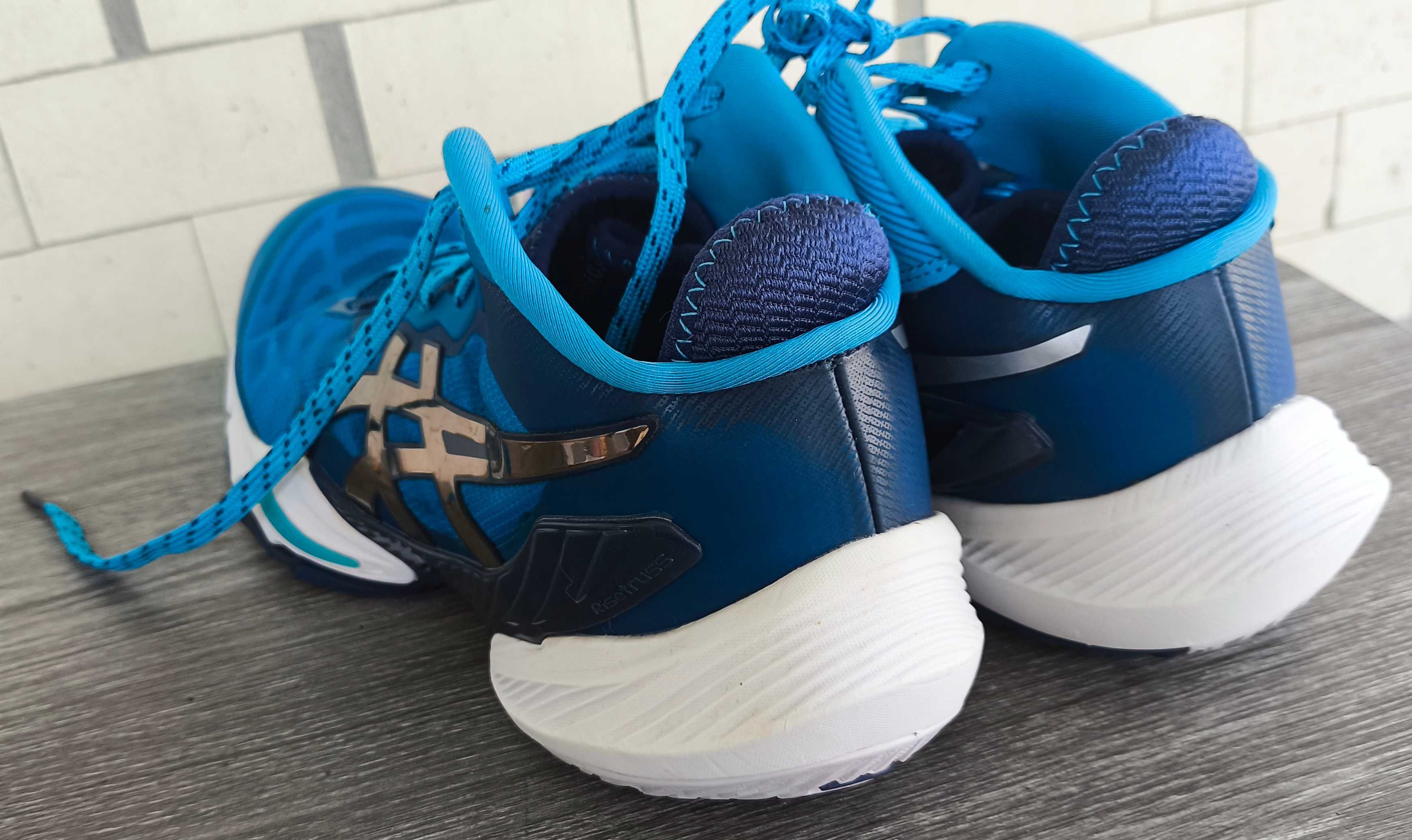 Чоловічі волейбольні кросівки asics metarise(вдягнув лише 2 рази)