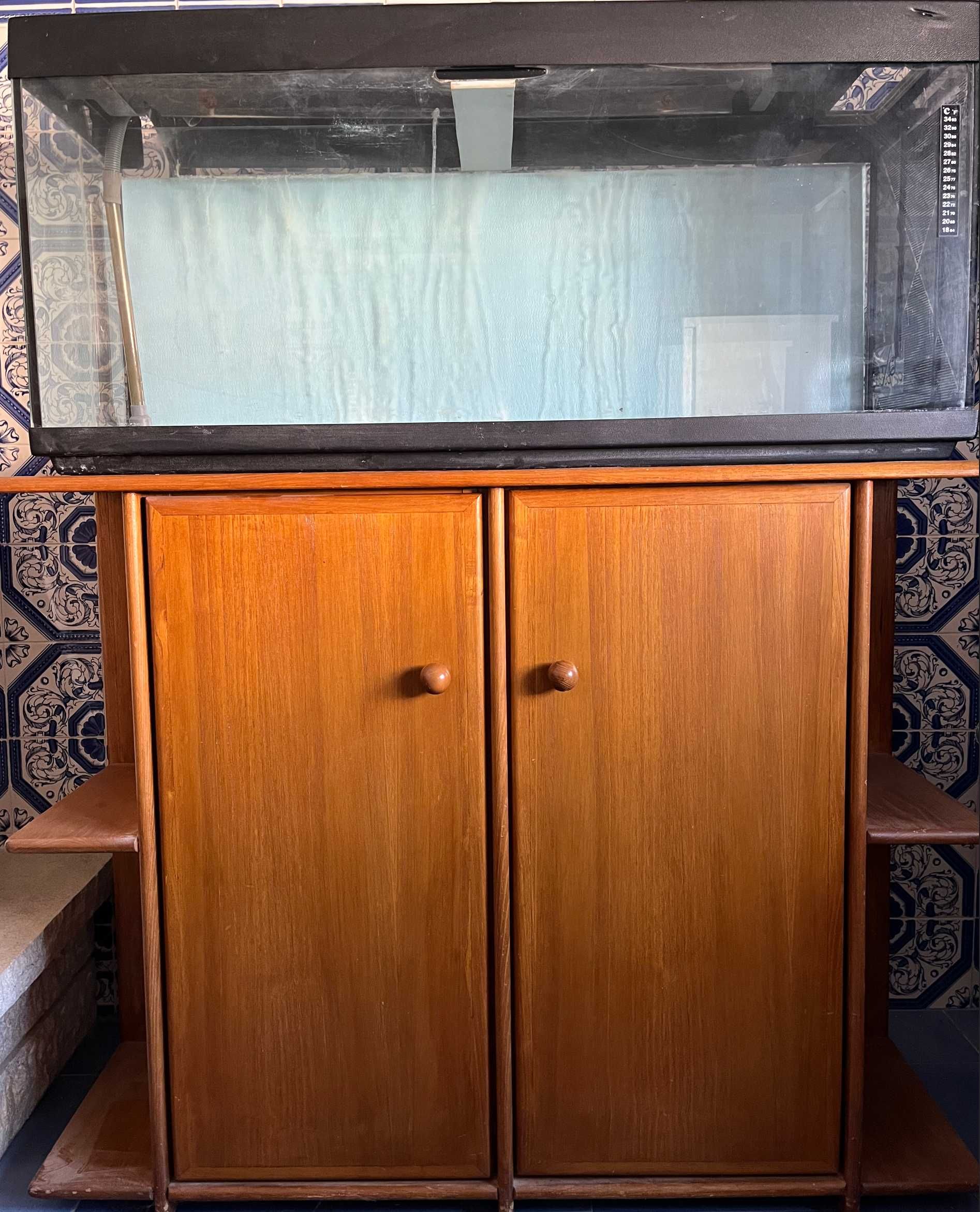 Aquario 1m com movel de madeira