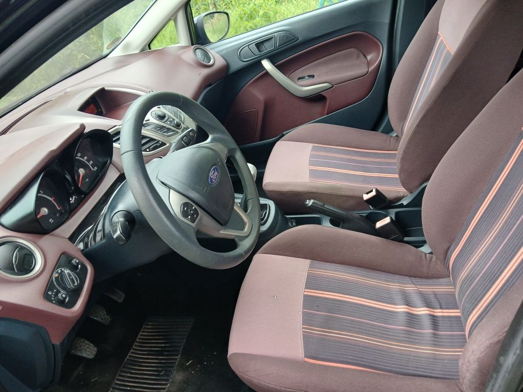 Ford Fiesta 1.2 benzyna zamiana klimatyzacja 5 drzwi