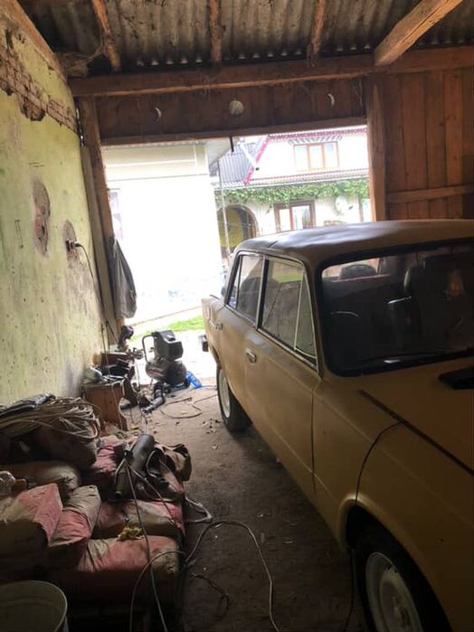 В продажі ваз 2106