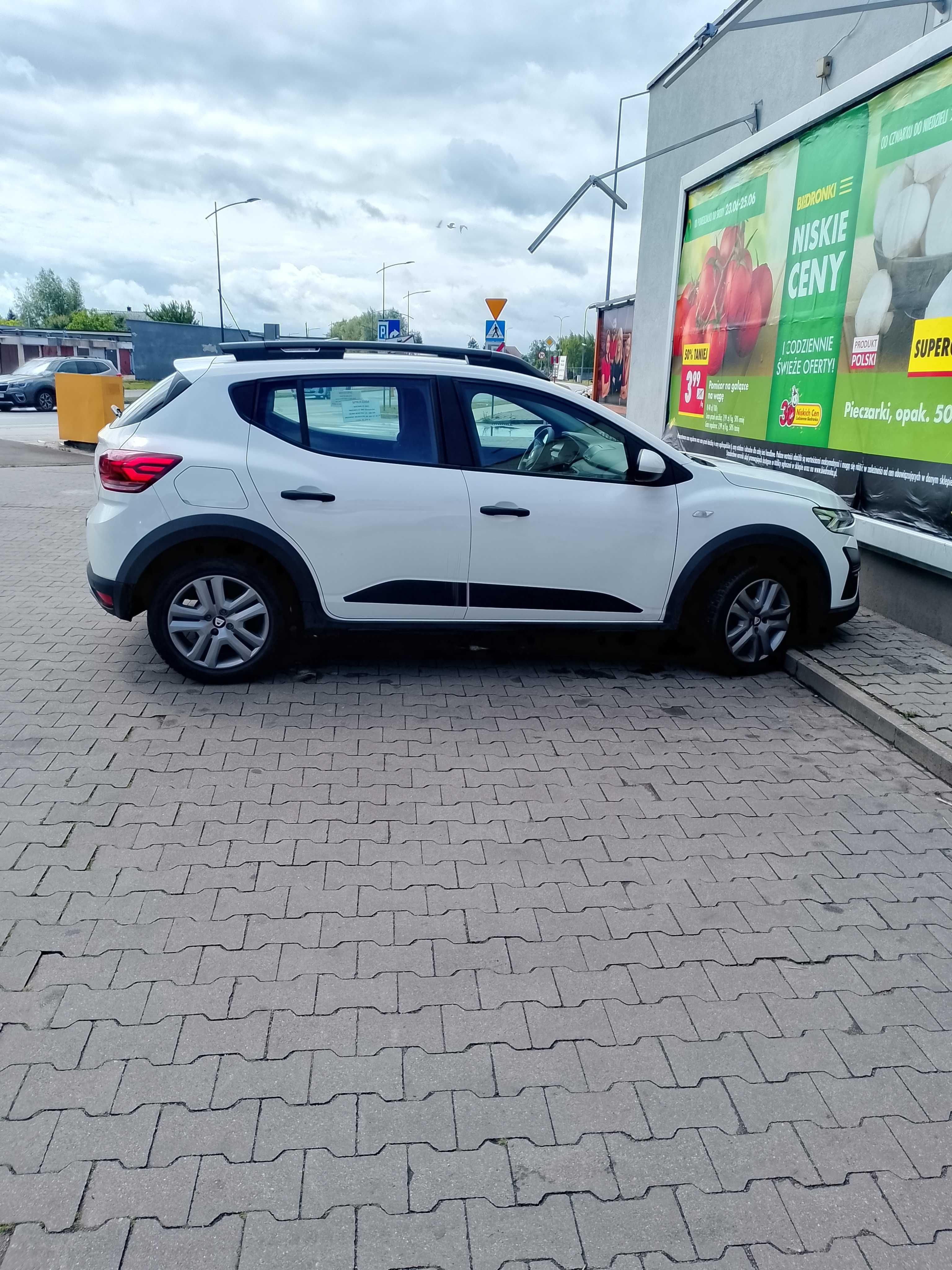 samochód osobowy DACIA 2021 biały