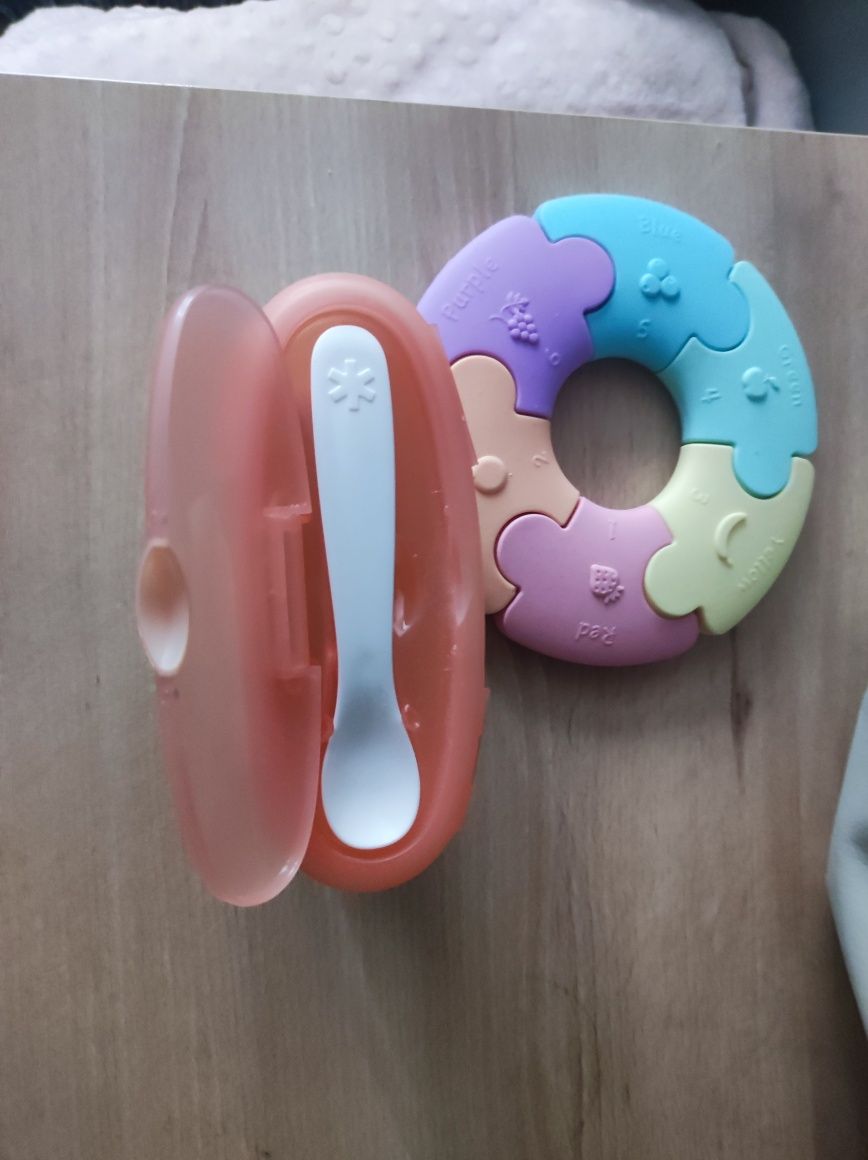 Puzzle sensoryczne Jellystone + pojemnik na przekąski Skip Hop