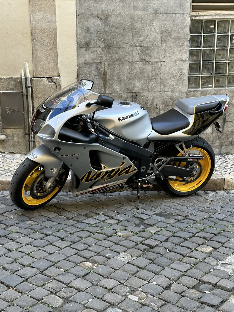 Kawasaki Zxr/ Zx-7 Possível troca / retoma carro /moto
