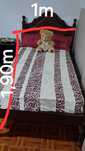 Cama meio corpo em madeira