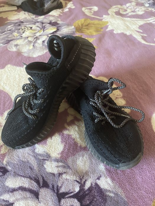 Одяг для бальних танців боді, туфлі, чешки, кросівки для тренувань