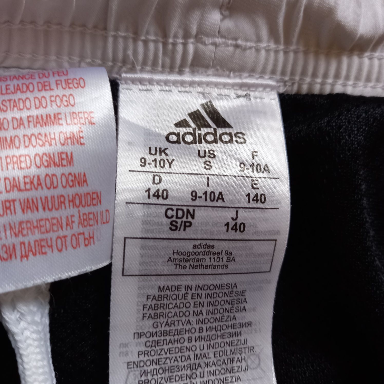 Spodenki Adidas r.140 na W-f