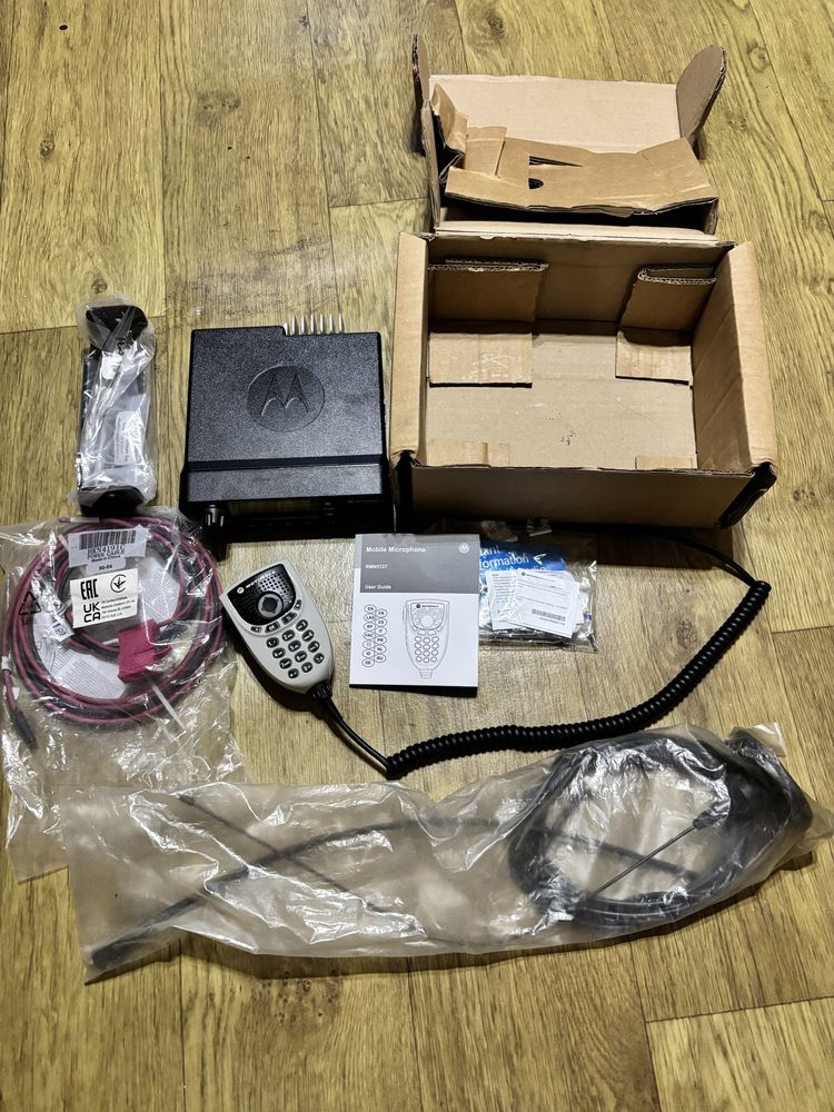 Motorola dm4601e VNF LP WIFI/BT/GNSS автомобильная рация +антена.