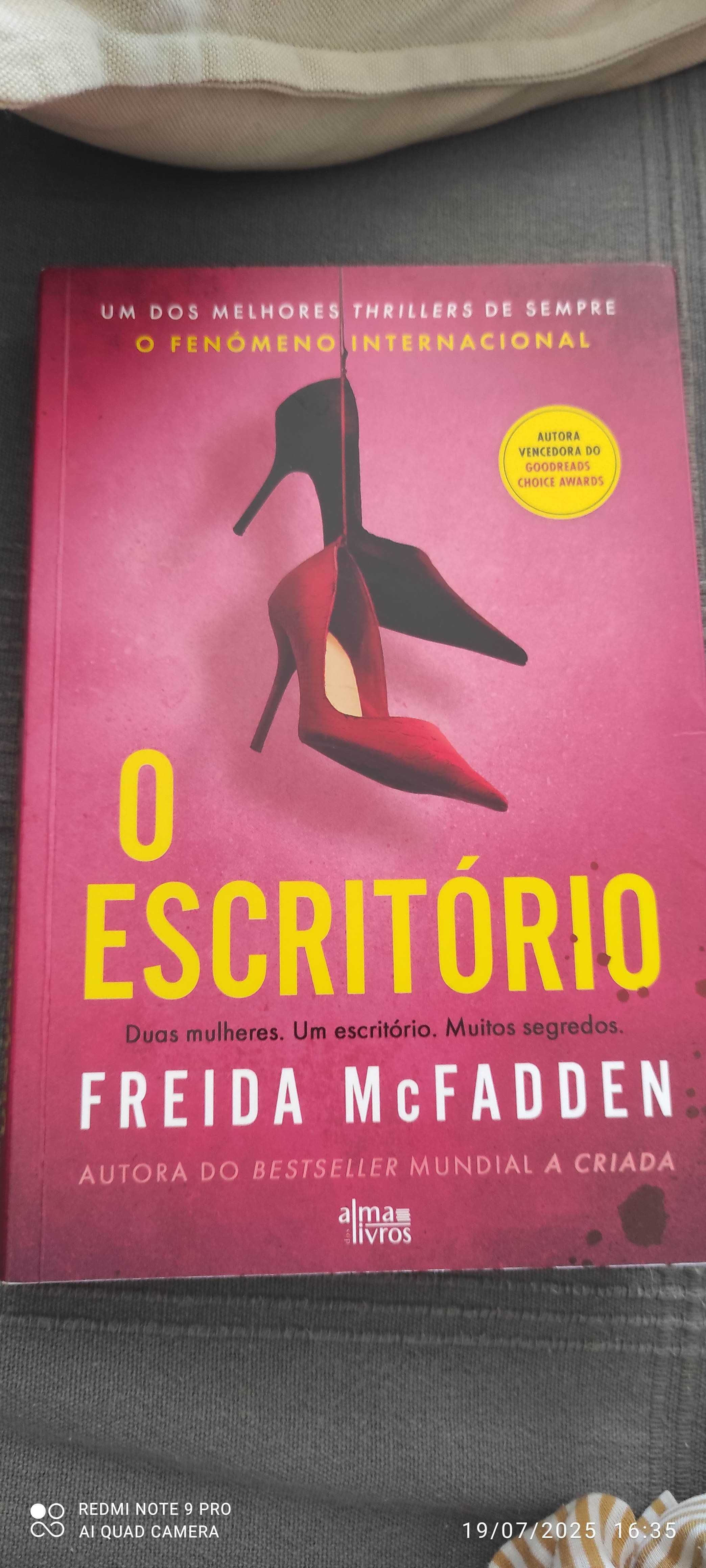 Vendo livro " O escritório"