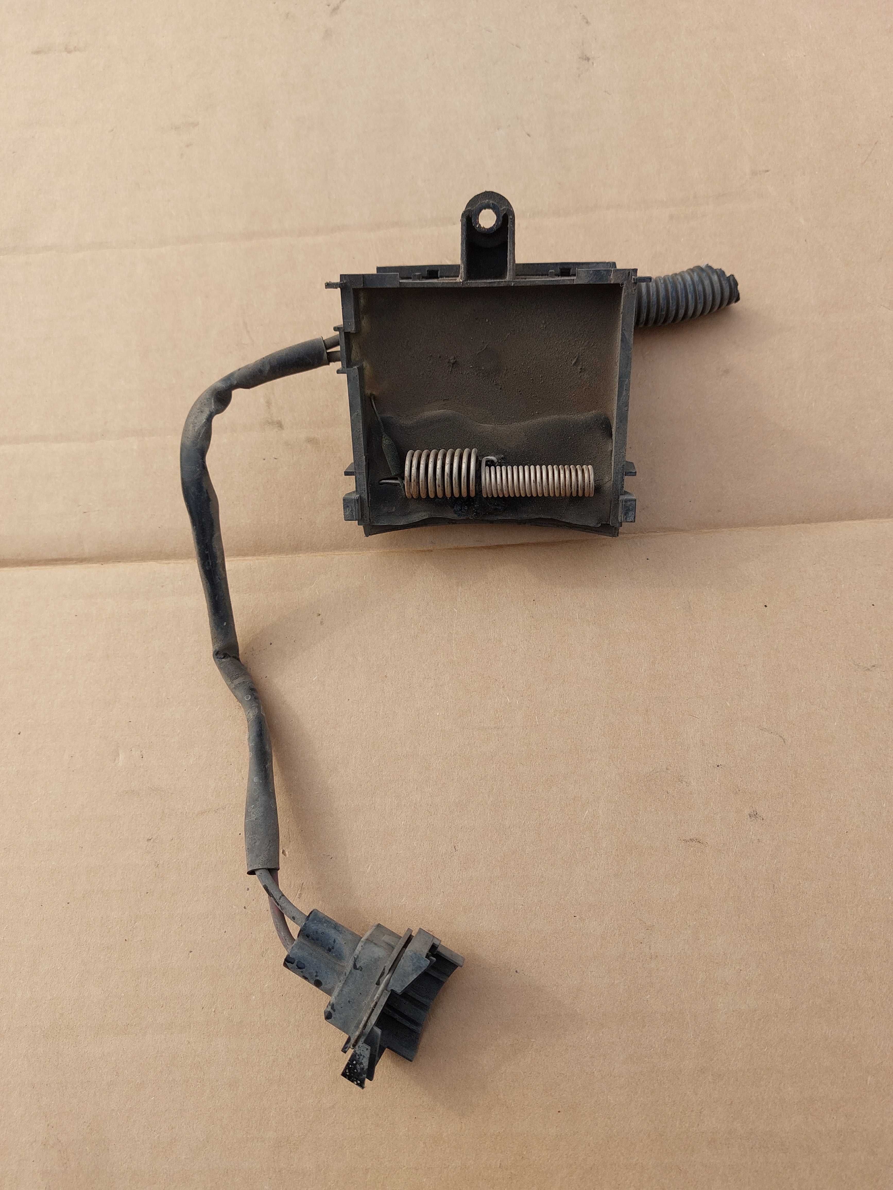 Rezystor Wentylatorów Opel Vectra c Signum 1.8 z18xe 02-06. 151