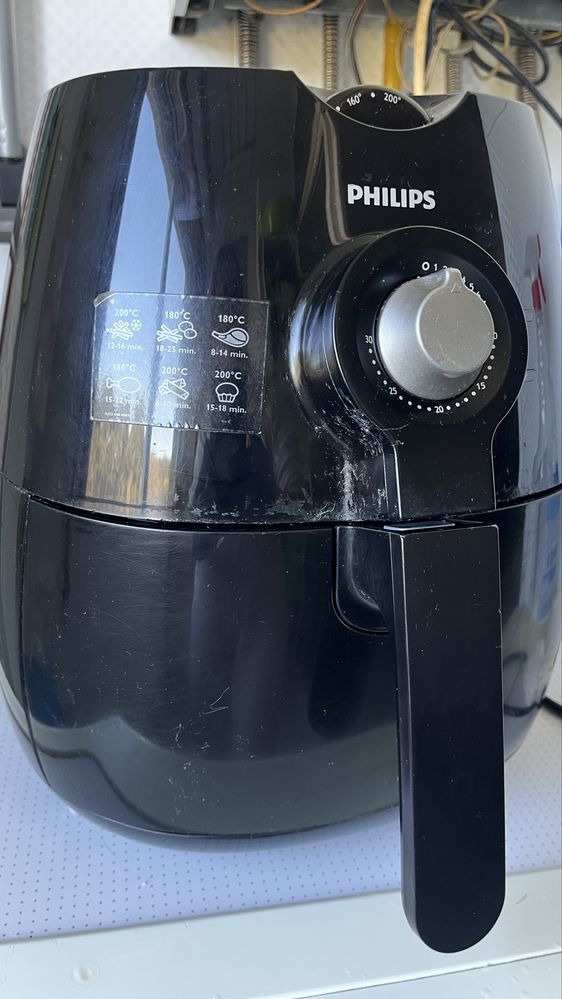 Airfryer em condições  de uso.