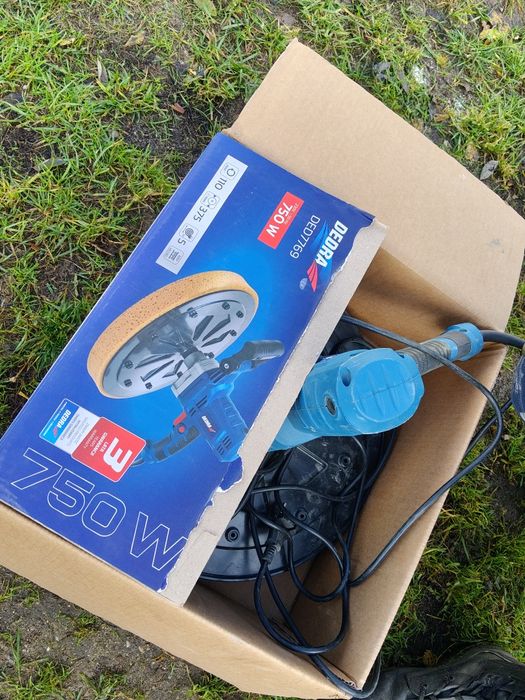 Szlifierka zacieraczka do tynków elewacji styropianu