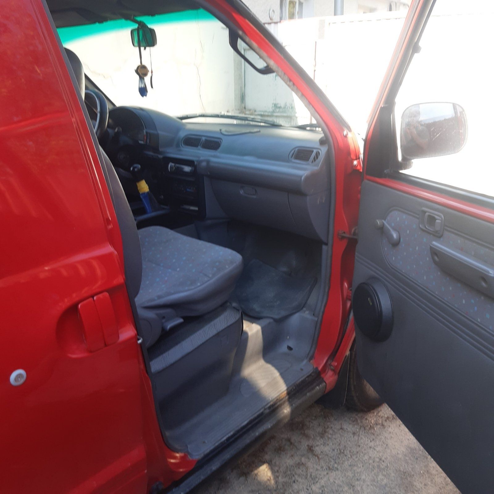 Продаю автомобіль Nissan Vanette
