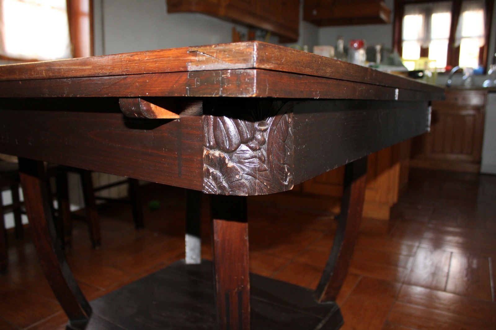 Mesa de Jantar em madeira extensível