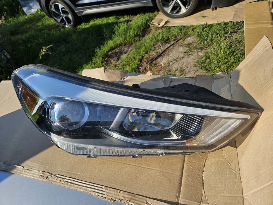 Lampa zwykła soczewkowa reflektor  Hyundai Tucson  2015 lewa