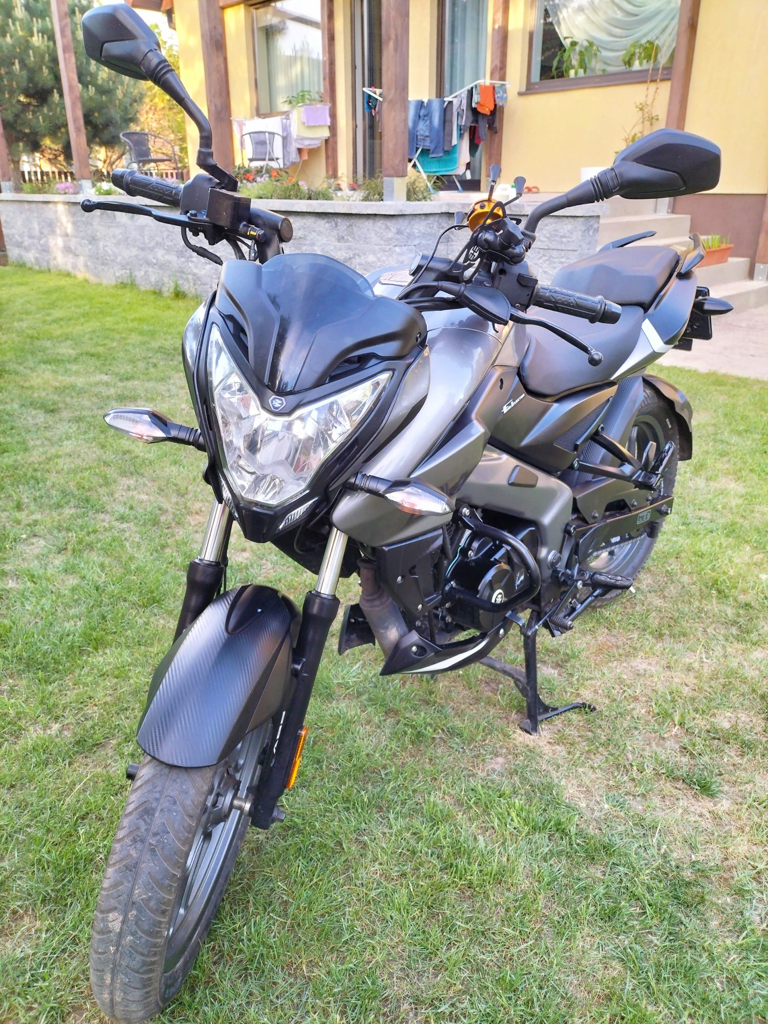 Motocykl Bajaj PULSAR NS 125