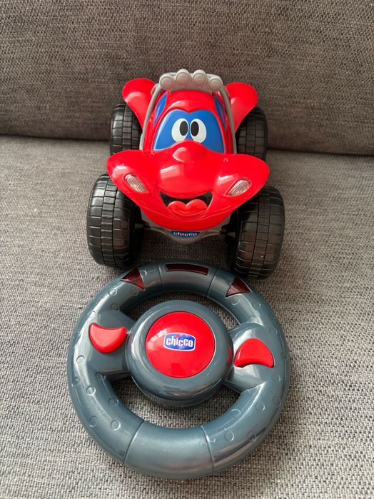 Samochód zdalnie sterowany firmy Chicco