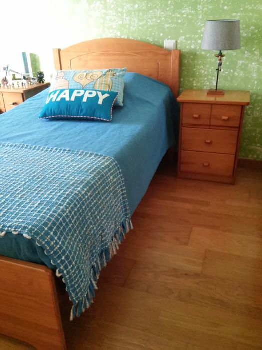 Vendo cama de solteiro