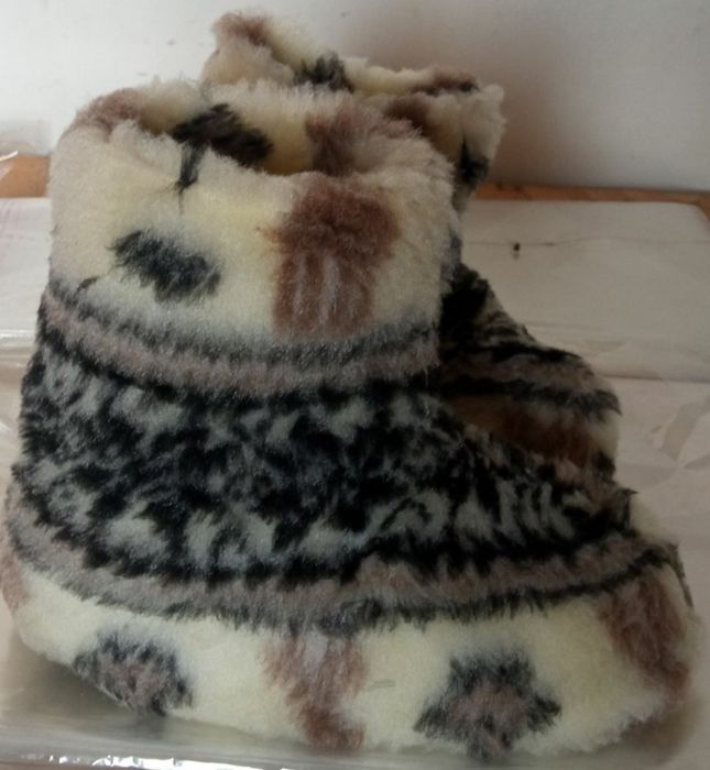 Тапочки, носки, манишка