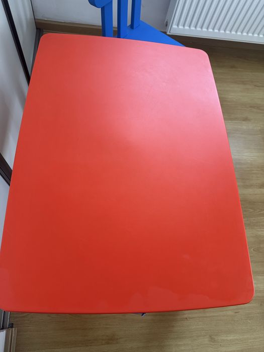 Stolik dla dzieci + 2 krzesełka