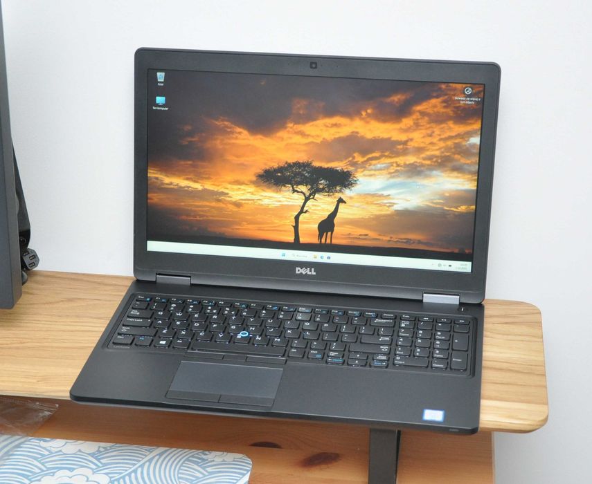 Laptop Dell Latitude 5580, i5-7300U, nowy SSD, stan dbd