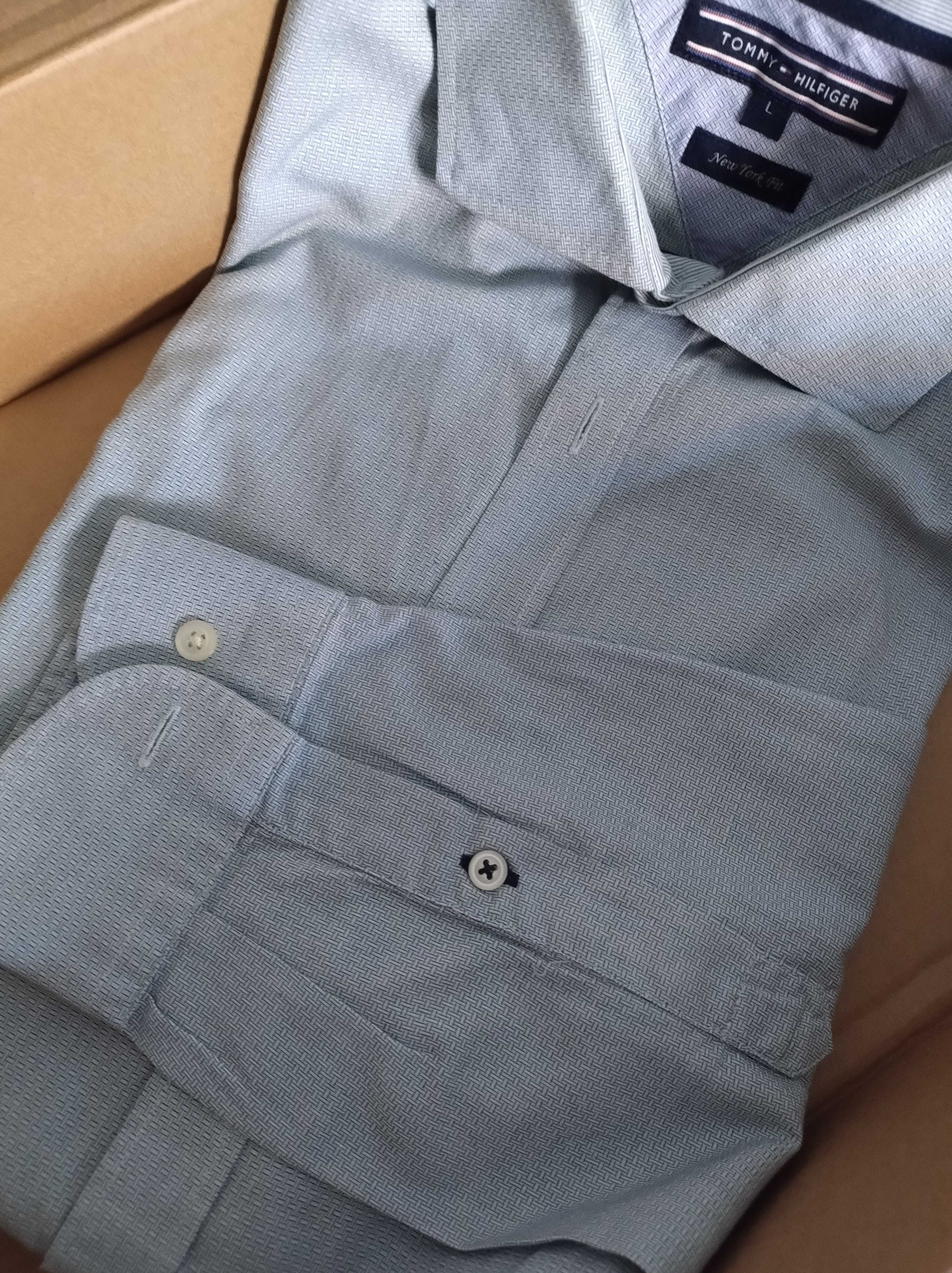 Tommy Hilfiger em Azul (Nova e original)