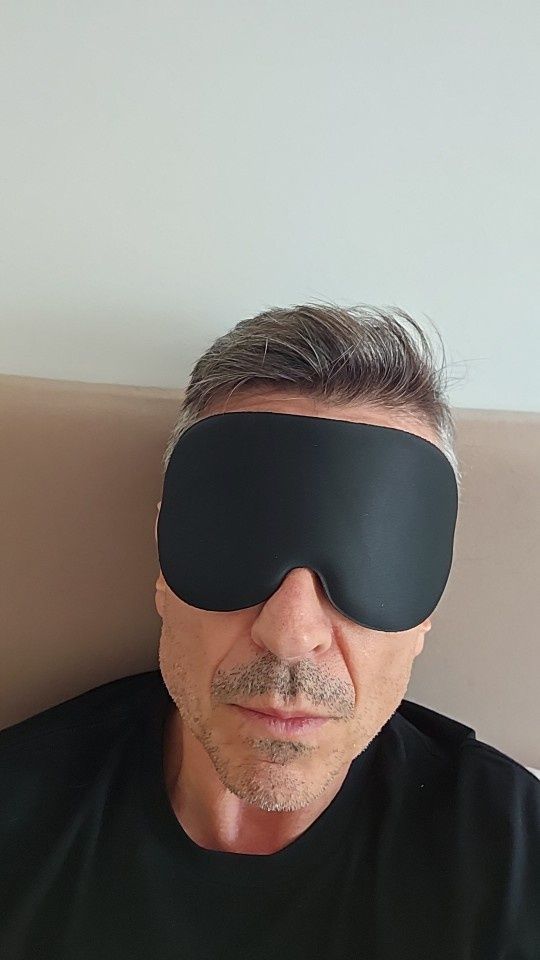 Преміум 3D маска для сну чорного кольору