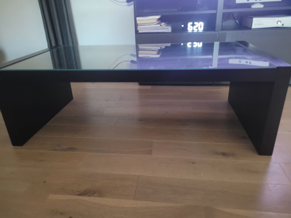 Stół  IKEA  118 X 59 CM,Wysokość 38 CM,Stan BDB