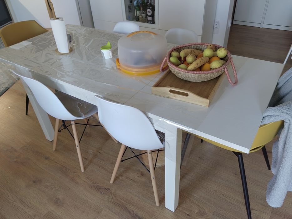 Mesa IKEIA 1.30CM até 1.90CM