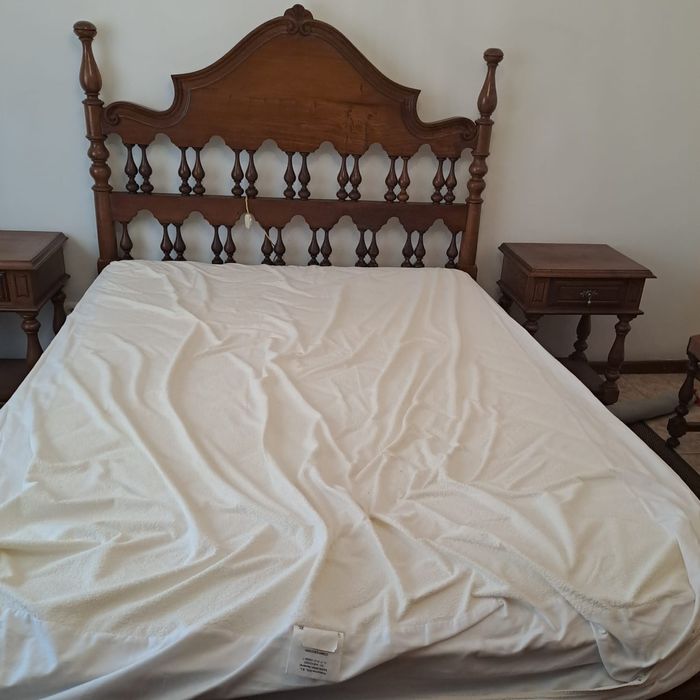 Cama corpo e meio com colchão