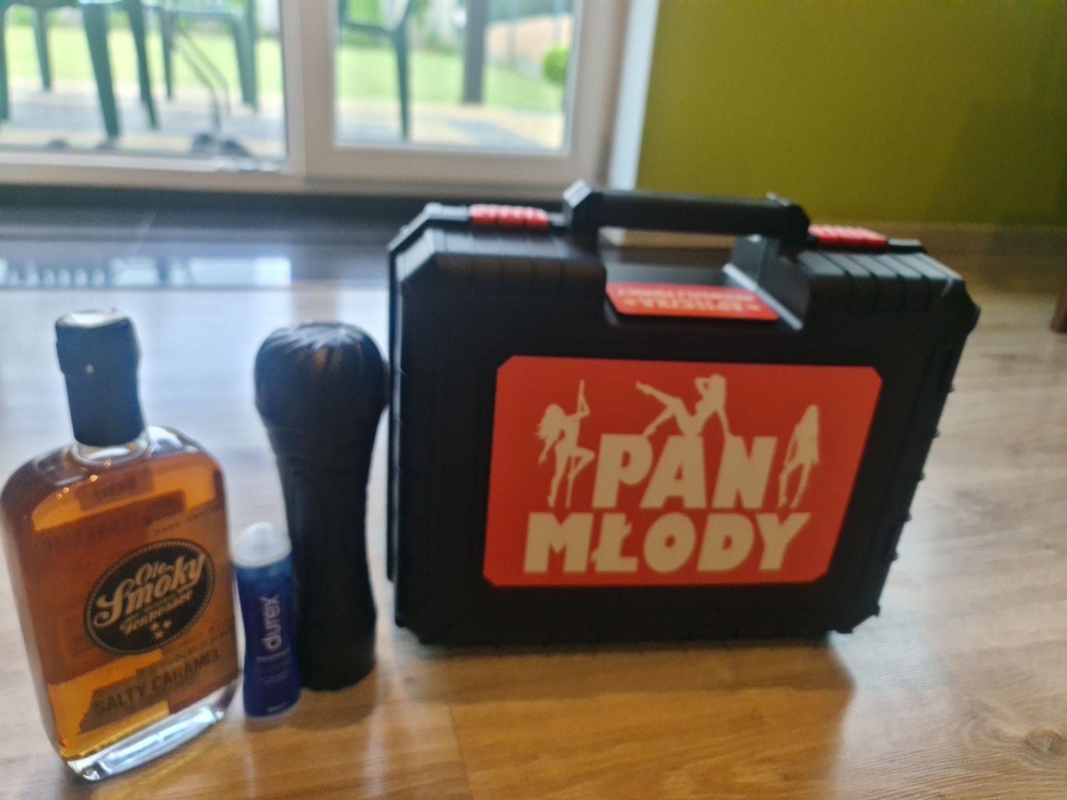 Skrzynka na na alkohol Pan Młody / prezent na kawalerski