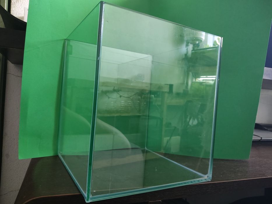 Aquário  cubo 28/25/25