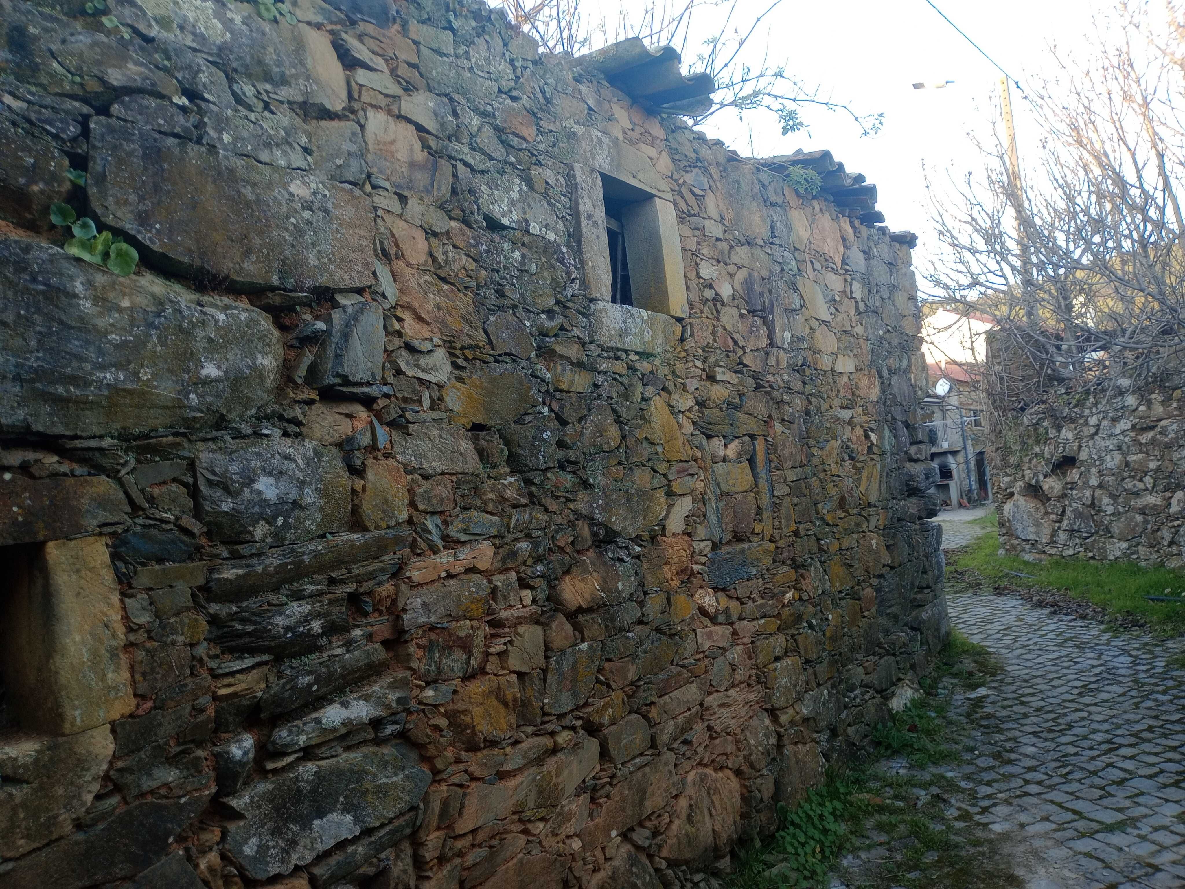Casa em ruínas oleiros