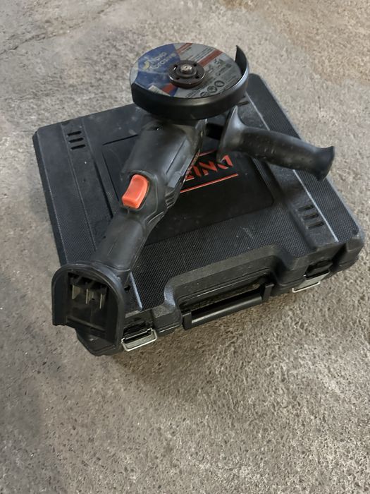 Акумуляторна шліфмашина Dnipro-M DGA-201 (без АКБ та ЗП)