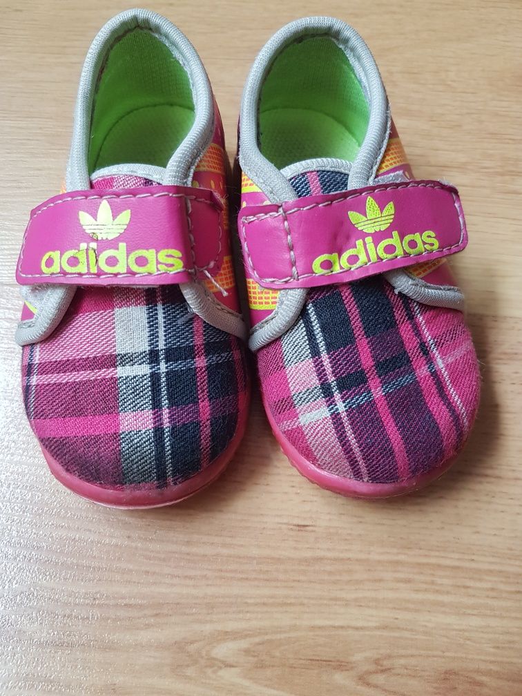 Adidasy dla dziewczynki rozmiar 20