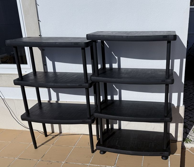 2 Estantes: metal e resina/pvc