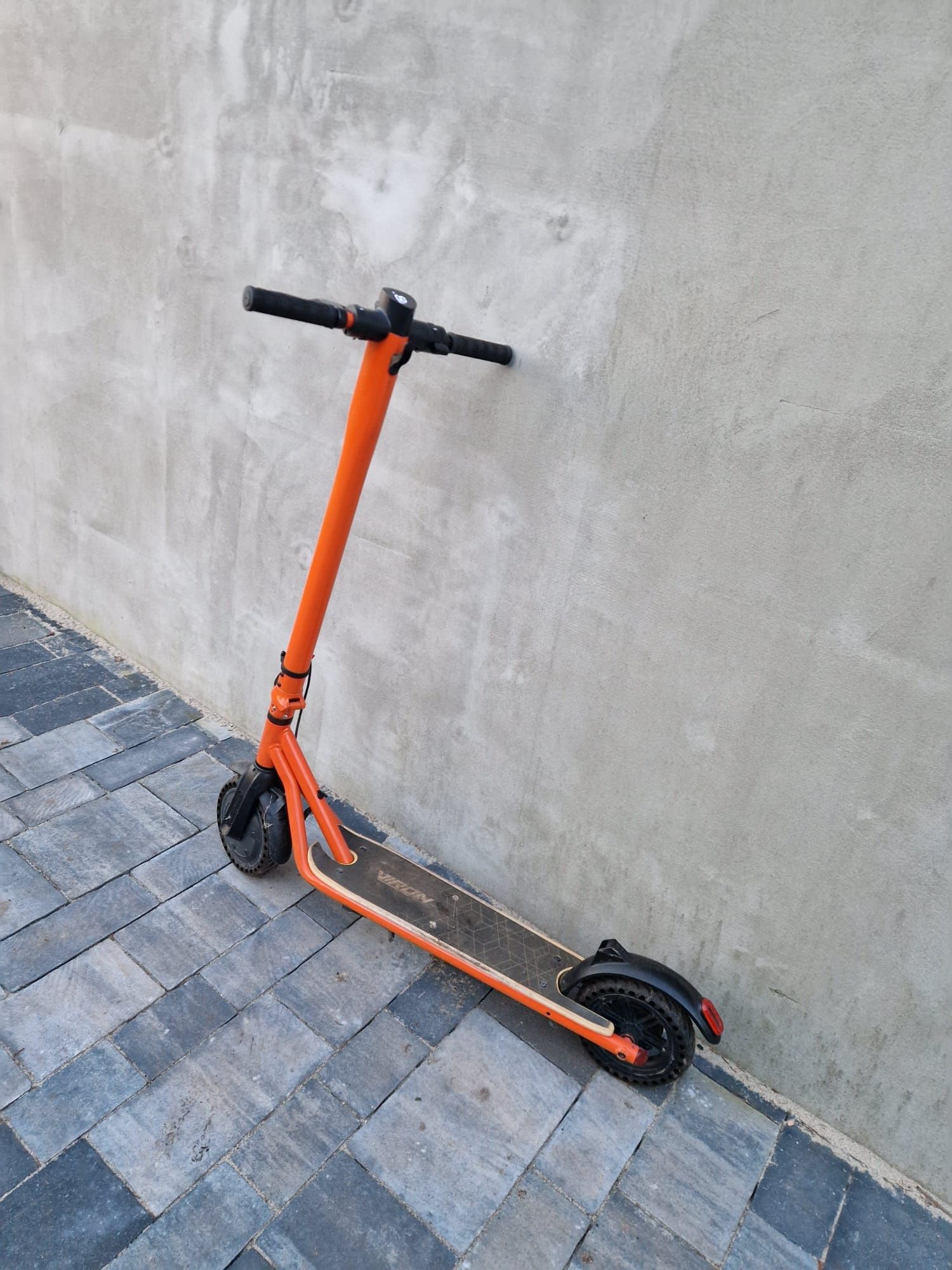 Hulajnoga elektryczna evemotion XI 700 - uszkodzona