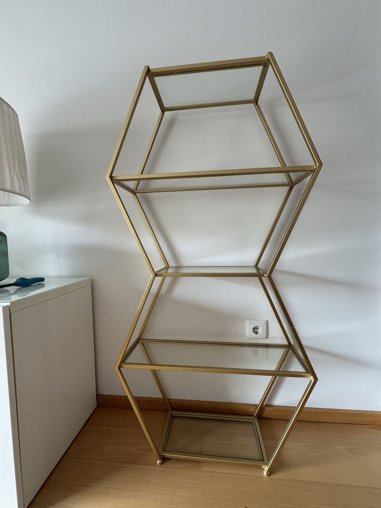 Estante metalica dourada