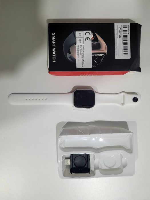 Relógios smart watch novos em preto e em branco