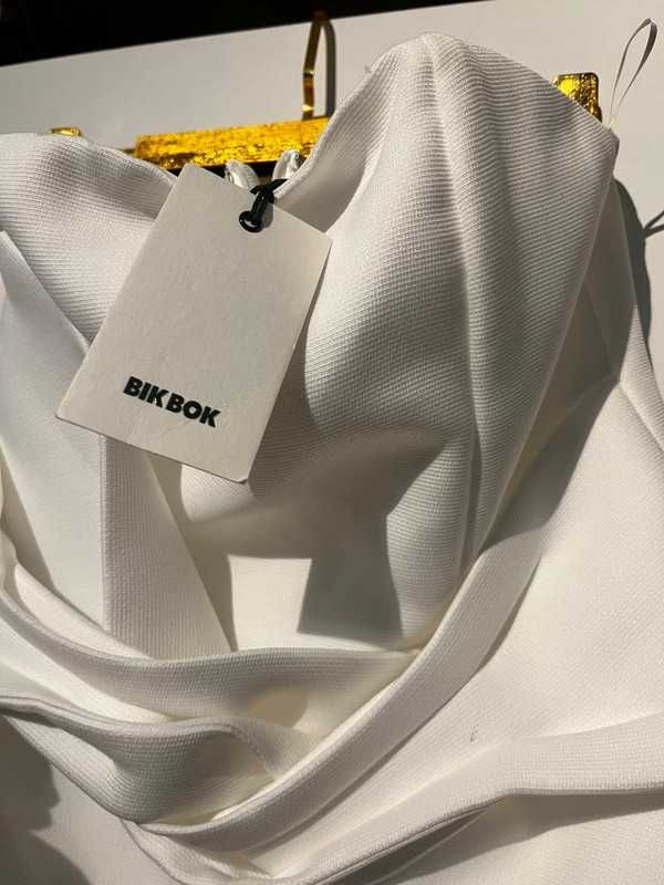 Sukienka BikBok biała rozmiar L nowa z metką dopasowana hiszpanka