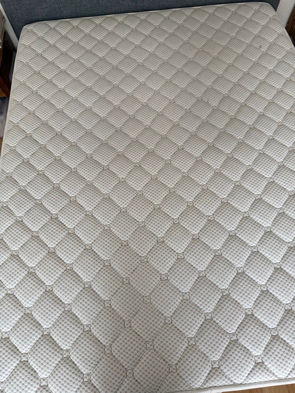 Colunex queen size bed