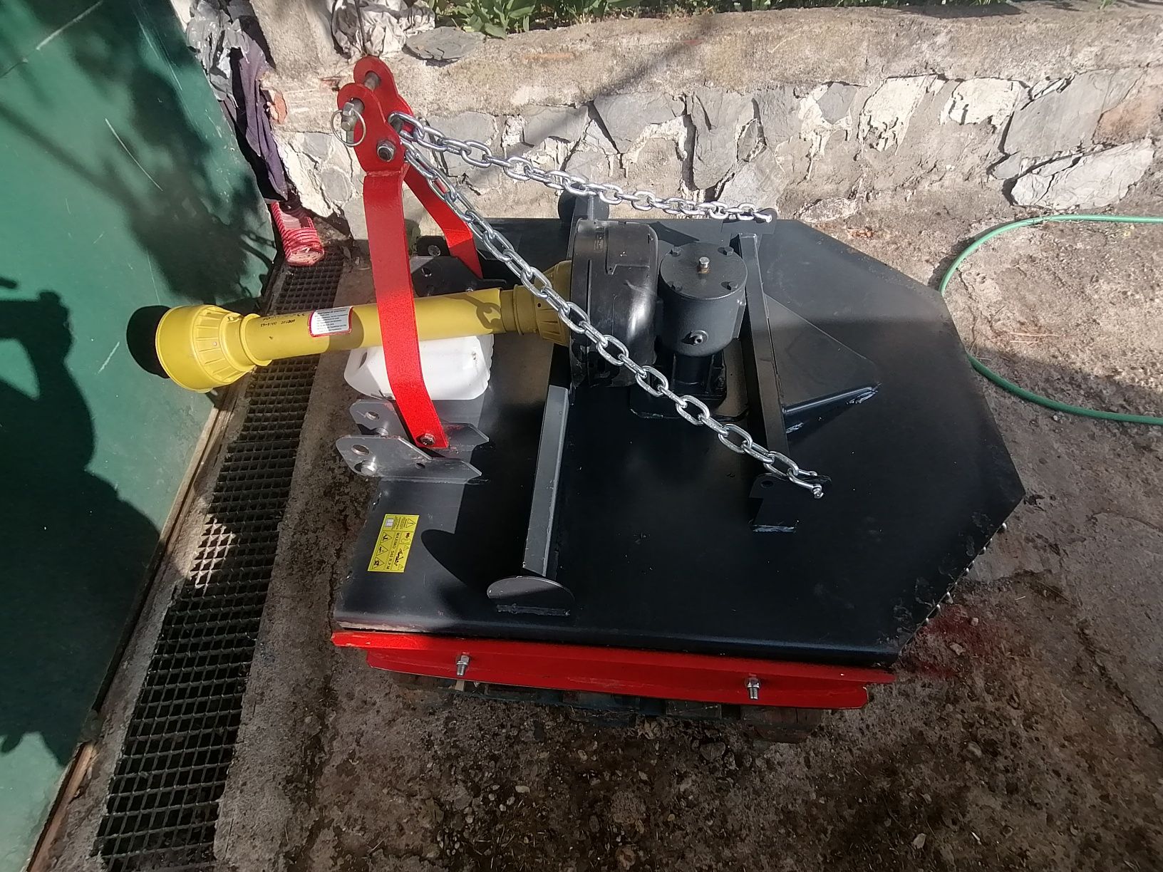 Vendo capinadeira semi nova