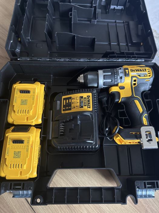 Wiertarko-wkrętarka DEWALT DCD796 TY11-QW zestaw akumulatorów