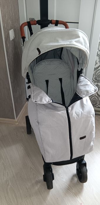 Дитячий візочок прогулянковий Bubago Model2 Beige від 0-3 років
В комп