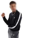 Черный лонгслив с отделкой лентой Fred Perry лампас свитшот