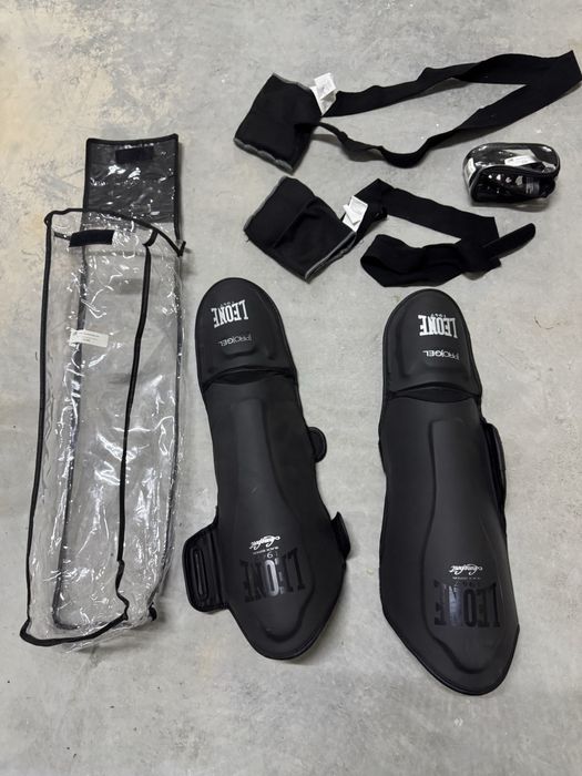 Cabeleiras/ Proteções de kickboxing e luvas