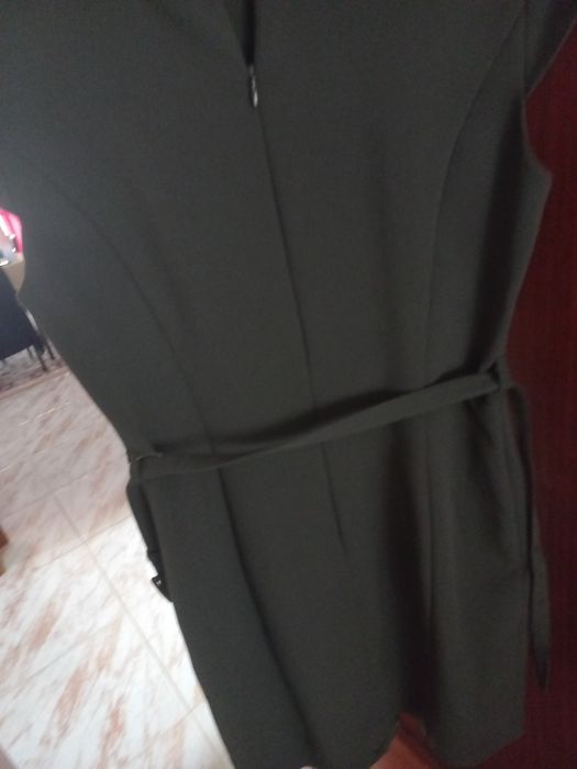 Vestido formal verde caqui